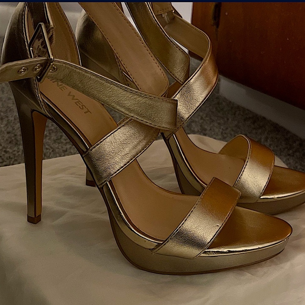 Gold high heel stilleto. US size 8